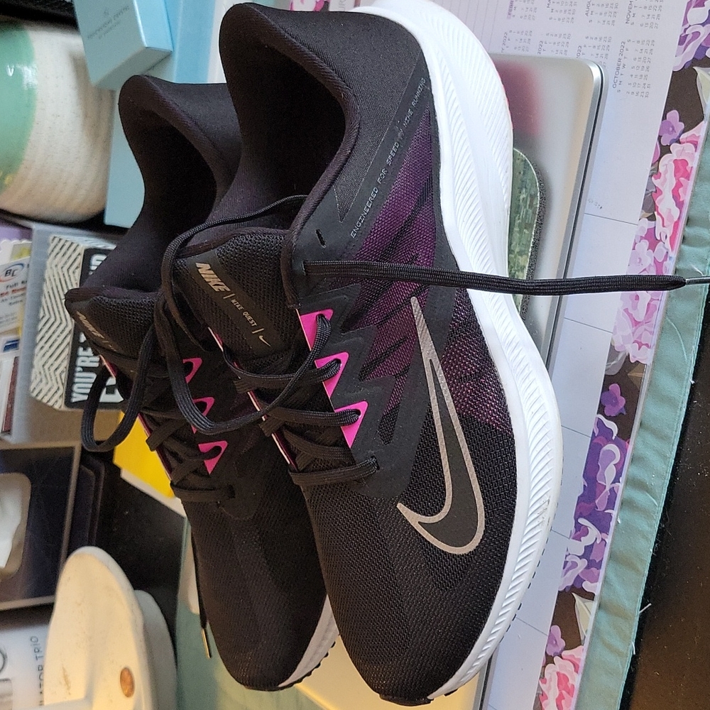 Nike Women's Black and Pink Running Shoes